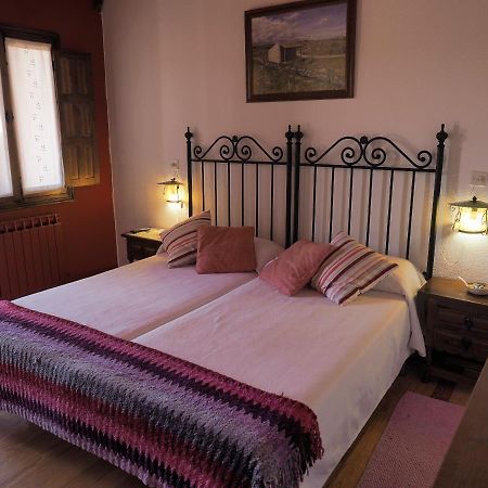 Hospedium Hostal Almanzor Navarredonda de Gredos Eksteriør billede