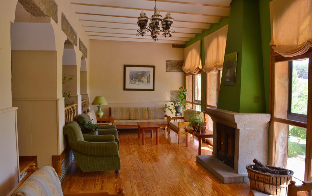 Hospedium Hostal Almanzor Navarredonda de Gredos Eksteriør billede