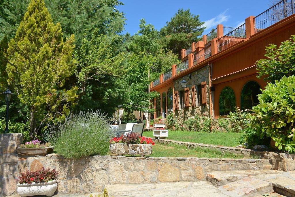 Hospedium Hostal Almanzor Navarredonda de Gredos Eksteriør billede