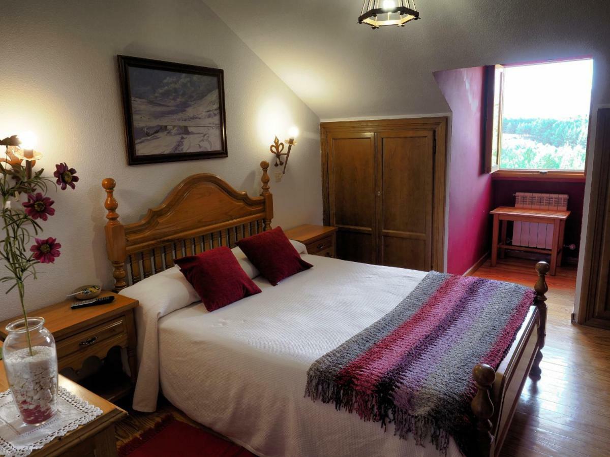 Hospedium Hostal Almanzor Navarredonda de Gredos Eksteriør billede