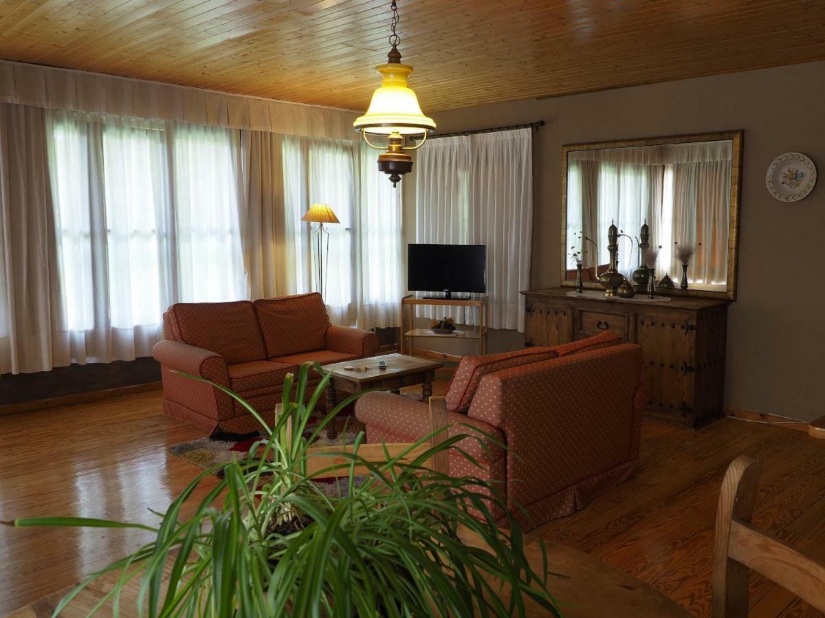 Hospedium Hostal Almanzor Navarredonda de Gredos Eksteriør billede